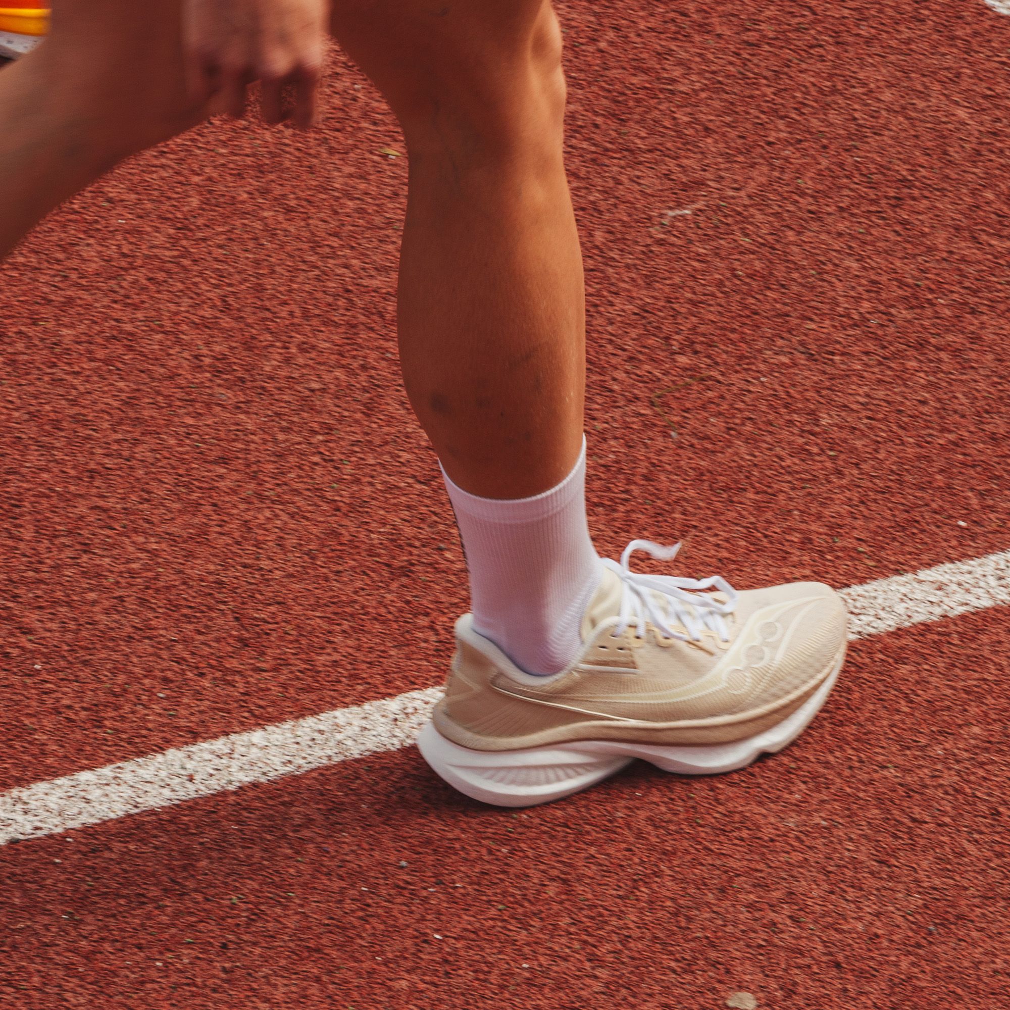 Saucony Endorphin Azura W Löparskor - Bild 5